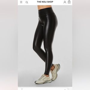 NWT Noli Yoga liquid black leggings